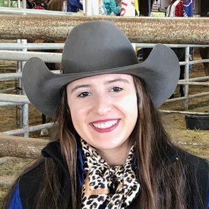 Meet your Posher, Mikayla